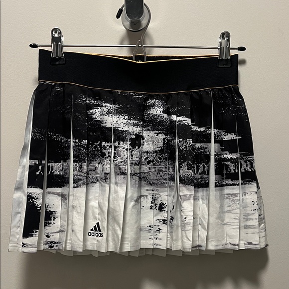 Adidas tennis skirt size x small - Picture 1 of 3